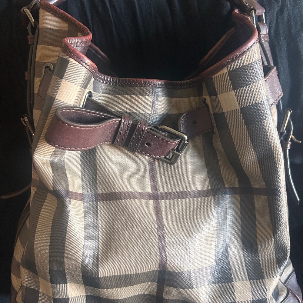 Burberry bucket bag